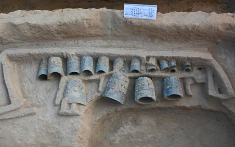 Chinese archaeologists unearth 2,000-year-old chime bells (bianzhong) in China