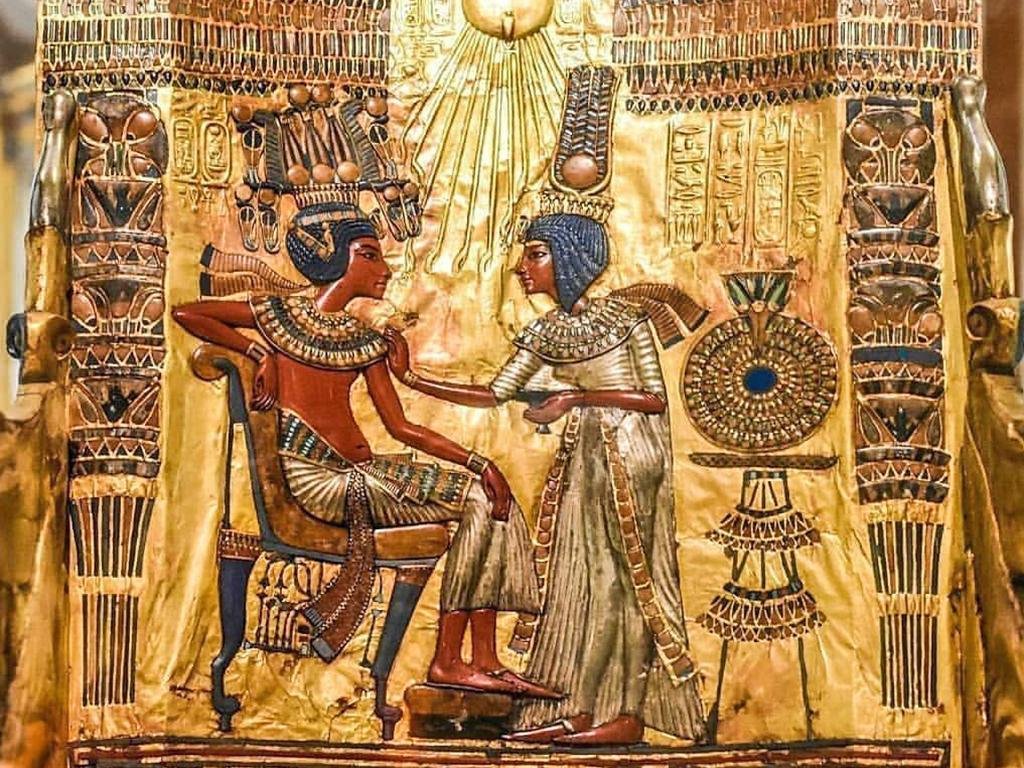 king Tutankhamun and the discovery of his mysterious tomb