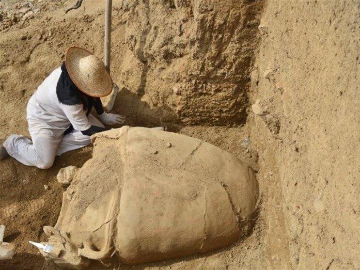 Oil drilling reveals cemetery with giant urn-like tombs in southwest Iran