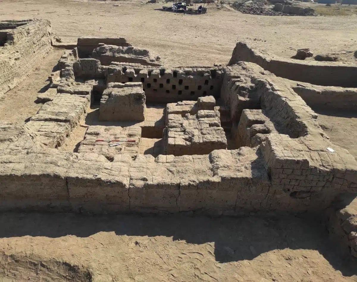 Ancient Roman-era city with 'pigeon towers' found in Luxor, Egypt