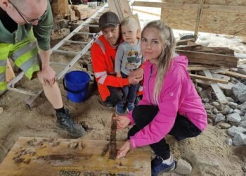 Viking sword from warrior's grave found in Norwegian family's garden