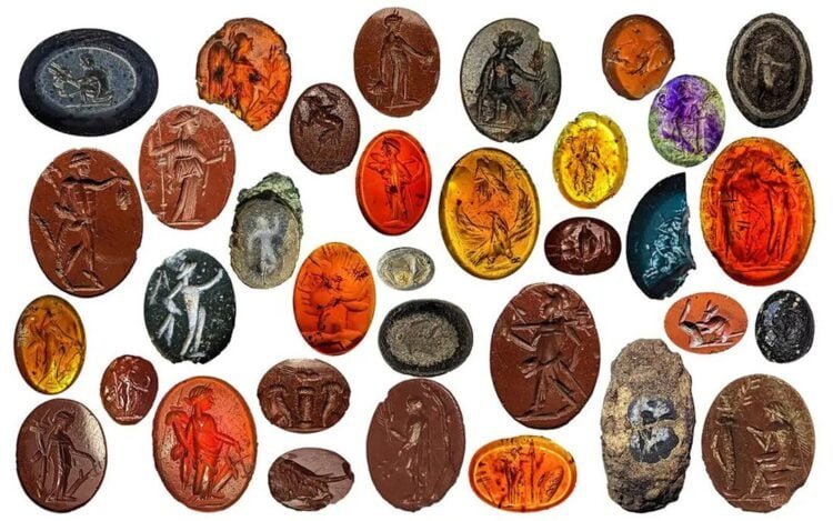 Carlisle Roman bathhouse excavation reveals sculptures and gems