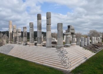2,000-year-old Roman tomb uncovered at Apollon Smintheus sanctuary in Hamaxitus