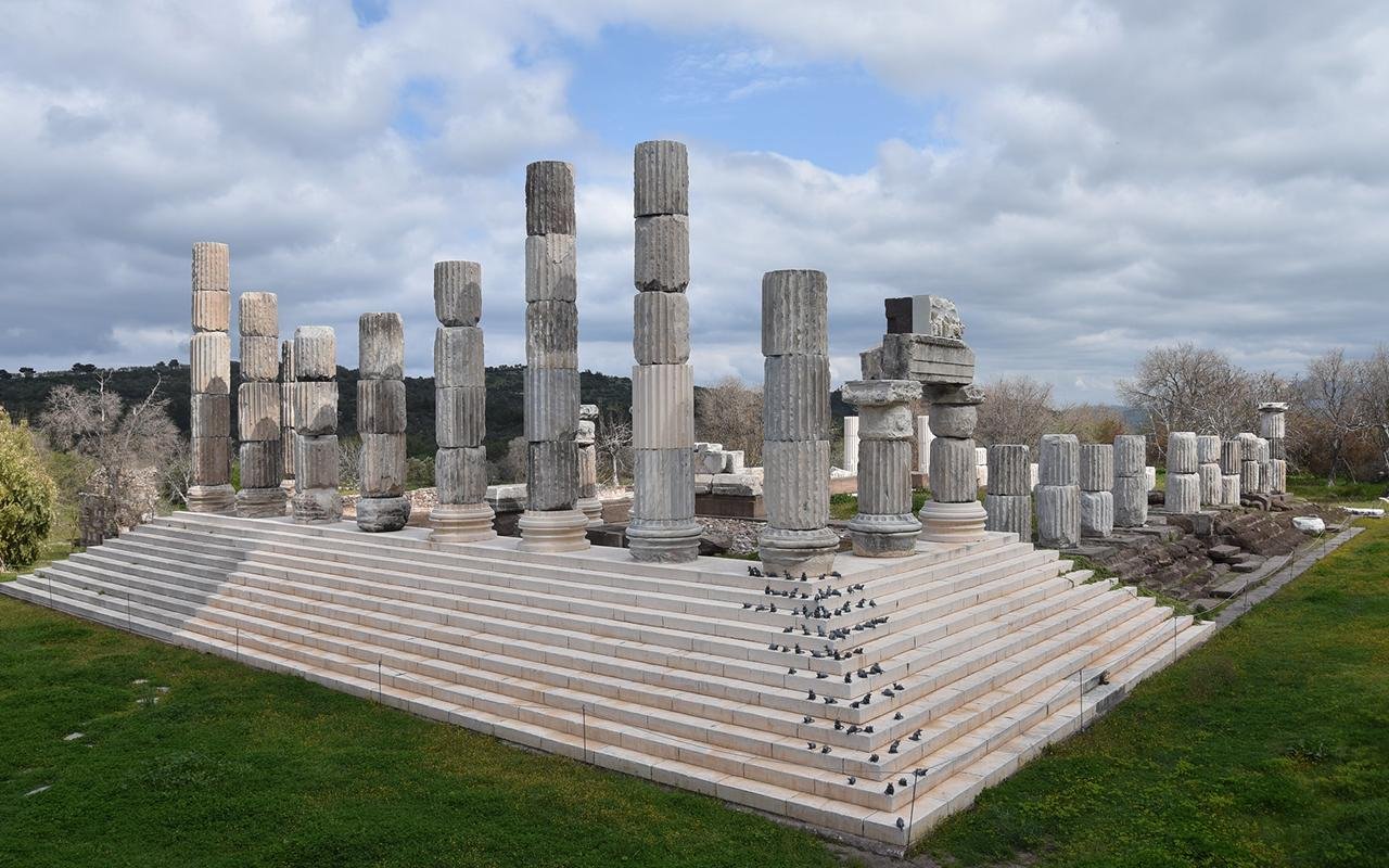 2,000-year-old Roman tomb uncovered at Apollon Smintheus sanctuary in Hamaxitus