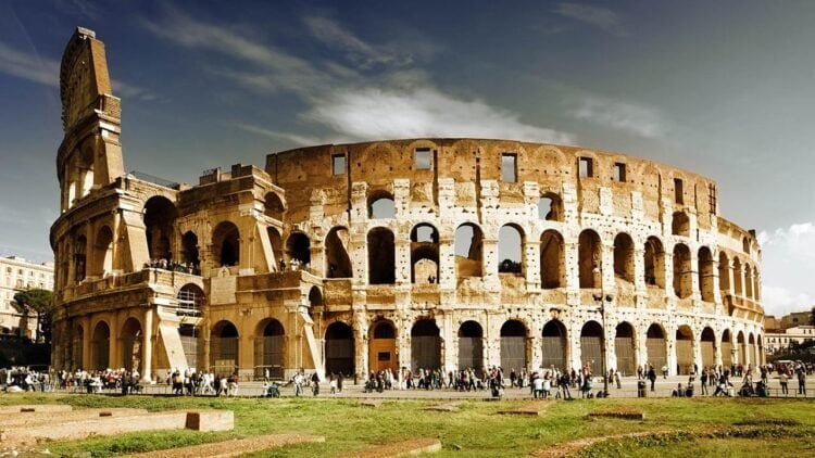 Archaeologists uncover 1,900-year-old snacks and animal bones under the Colosseum.