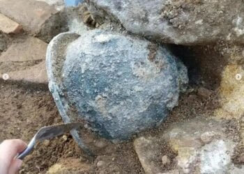 Archaeologists unearth ancient Greek helmet and inscription in Elea-Velia
