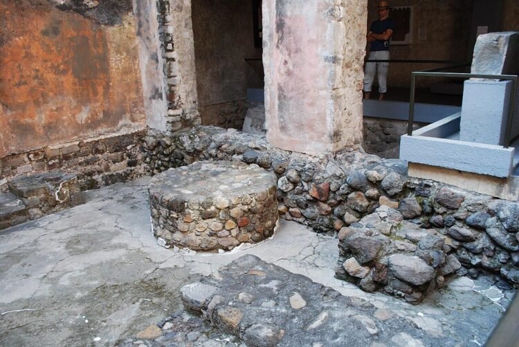 New analysis reveals identity of burial at palace of Cortés: Aztec woman, not Spanish monk