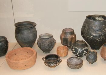 Selection of Roman pottery found in Britain, Romano-British and imported. 1st to 4th centuries CE. British Museum, London. Credit: AgTigress / CC BY-SA 3.0