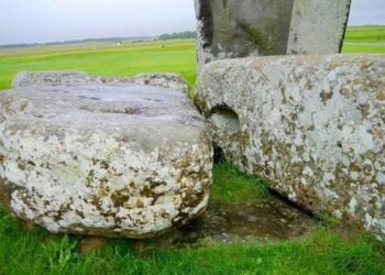 New research challenges Stonehenge's Altar Stone origin theories