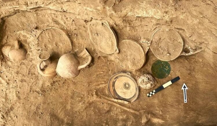 Rare Aegean bronze mirror from 3300 years ago uncovered at Hala Sultan Tekke in Cyprus