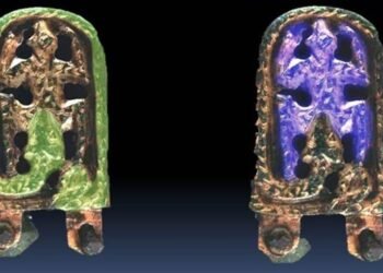 Czech archaeologists unearth unique bronze belt buckle from early Middle Ages