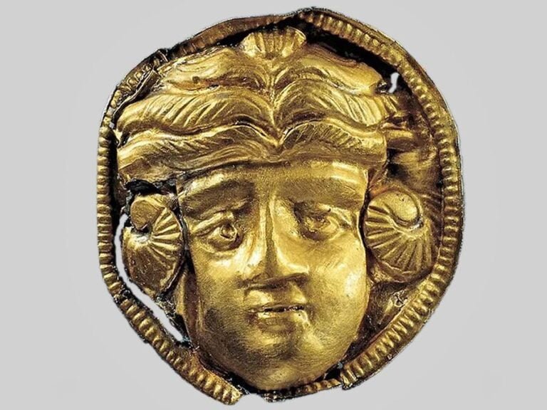 Unique Bronze Fitting Depicting Alexander The Great Unearthed In 