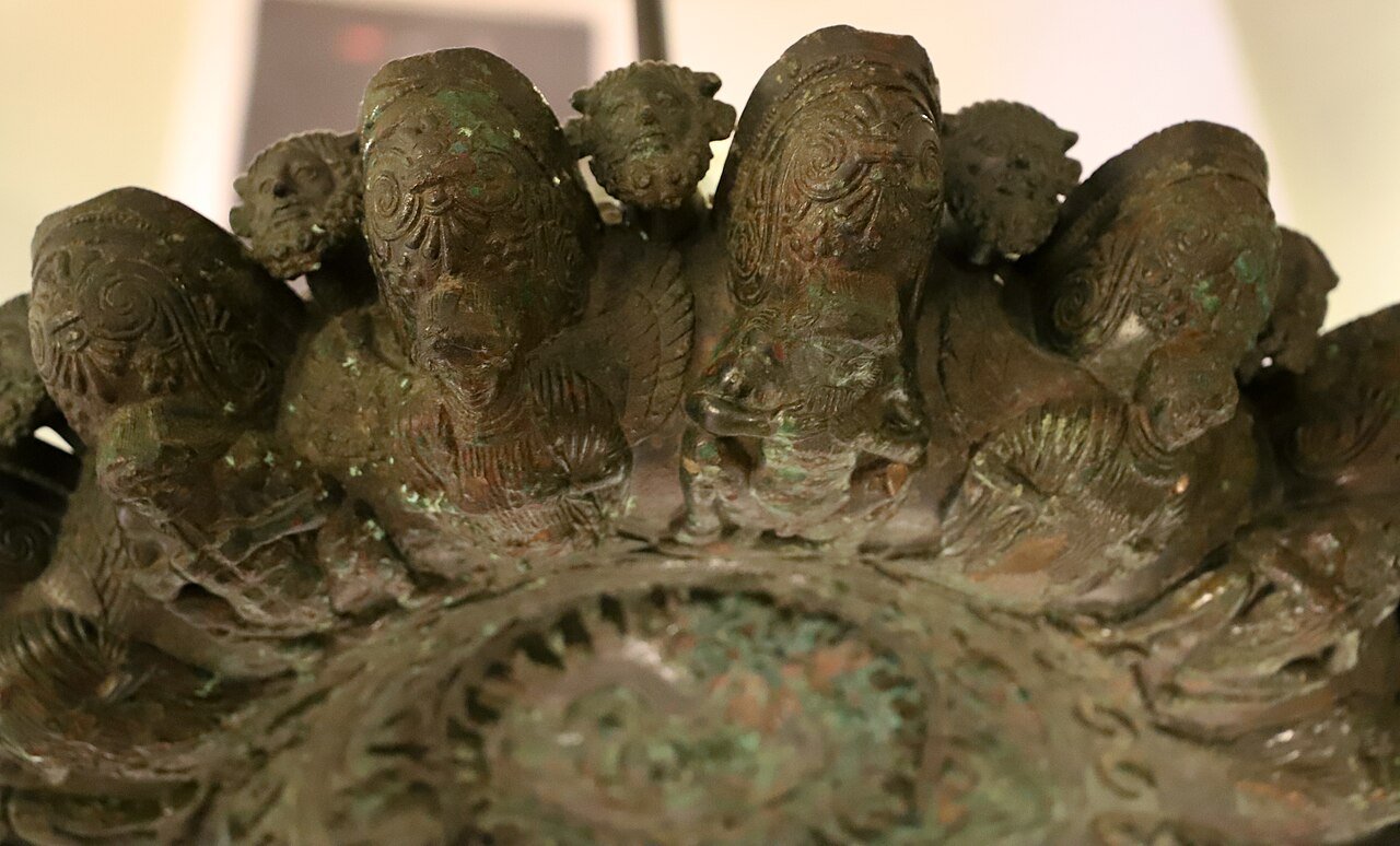 Bronze lamp of Cortona revealed as a cult object linked to Dionysus