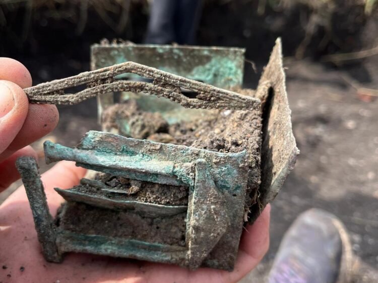 Rare bronze temple-façade box found in Turda reveals life near Legion V Macedonica