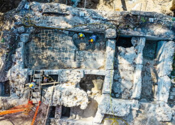 Roman-era building with colorful mosaics and frescoes found beneath Rome's Villa Celimontana
