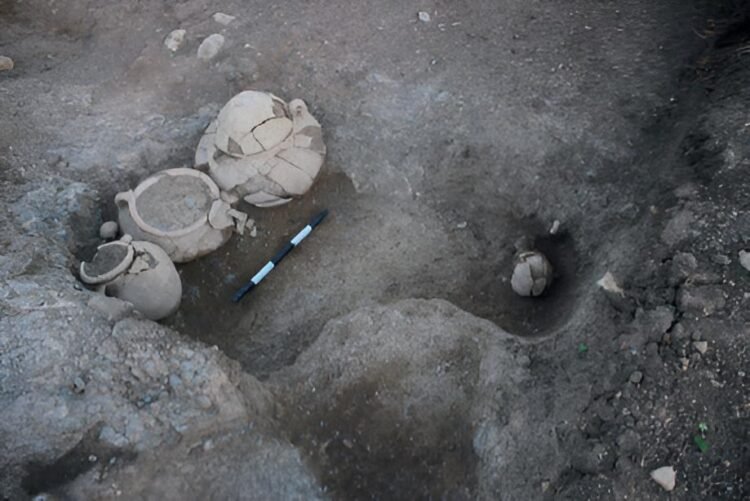 Iron Age cremation burial at Horvat Tevet reveals wealth and Assyrian connections in the southern Levant