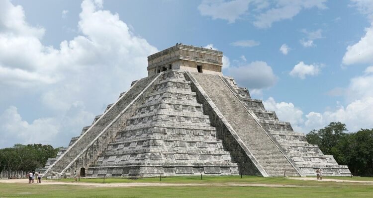 New study searches for hidden chambers inside El Castillo pyramid in Chichén Itzá