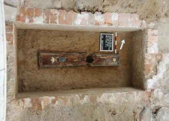 Lost tomb of Prussian countess Julie von Voß, wife of King Frederick William II, rediscovered in Berlin