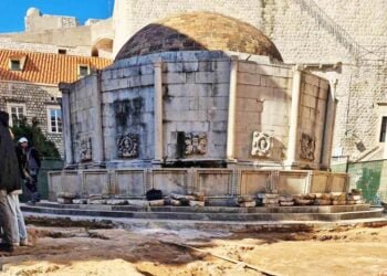 Archaeologists unearth ancient city cistern near Croatia’s iconic fountain