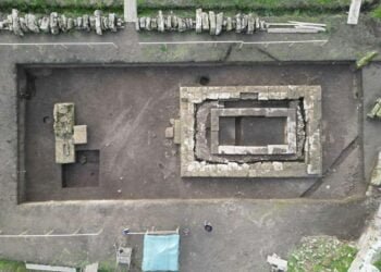 Excavations reveal two Doric style temples at Paestum, Italy