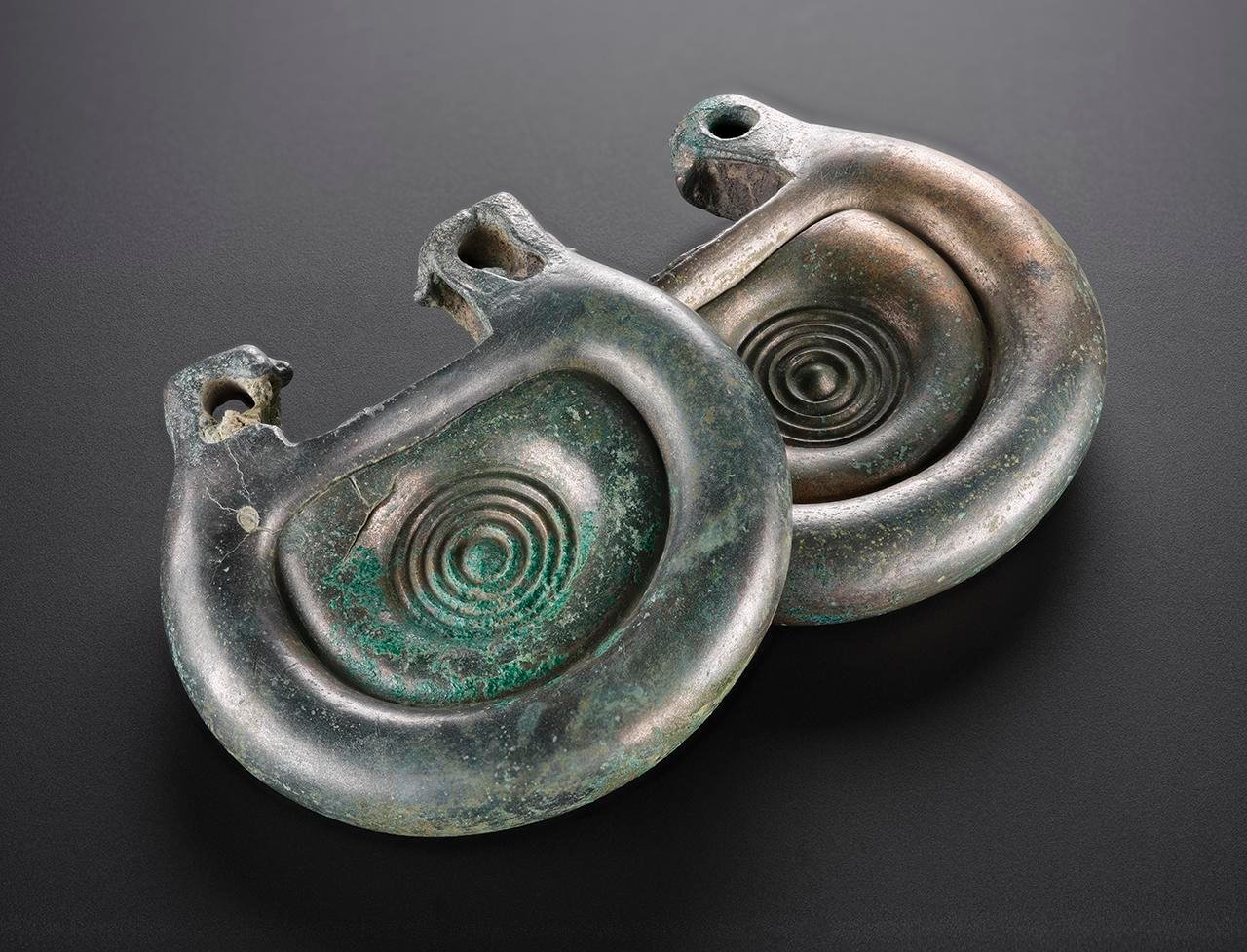 Hidden shine of the Peebles Hoard: Bronze Age treasures reveal a 3,000-year-old silvery secret