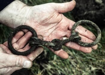 Veterans and military personnel uncover Iron Age treasures beneath RAF airfield