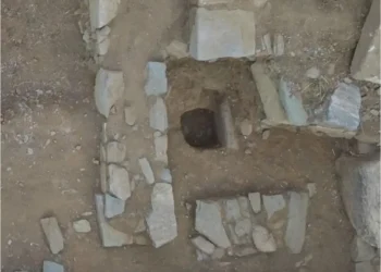 Slag from Paleopolis on Andros points to iron weapon and tool making during Macedonian rule in the 4th–3rd century BCE