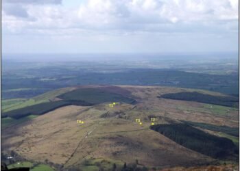 Scientists uncover Ireland’s largest prehistoric hillfort settlement, reshaping views of Bronze Age society