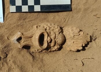 1,900-year-old Roman oil lamp shaped like a mask unearthed in Netherlands cemetery