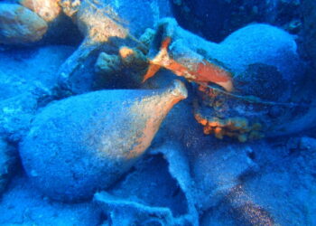 Ancient merchant ship with 600 amphorae found off Greece's Andros Island