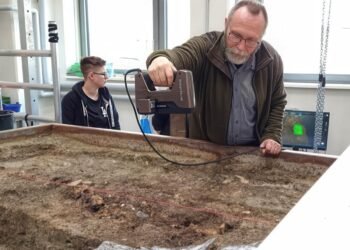 Merovingian 'Lady of Kölleda' burial chamber revealed