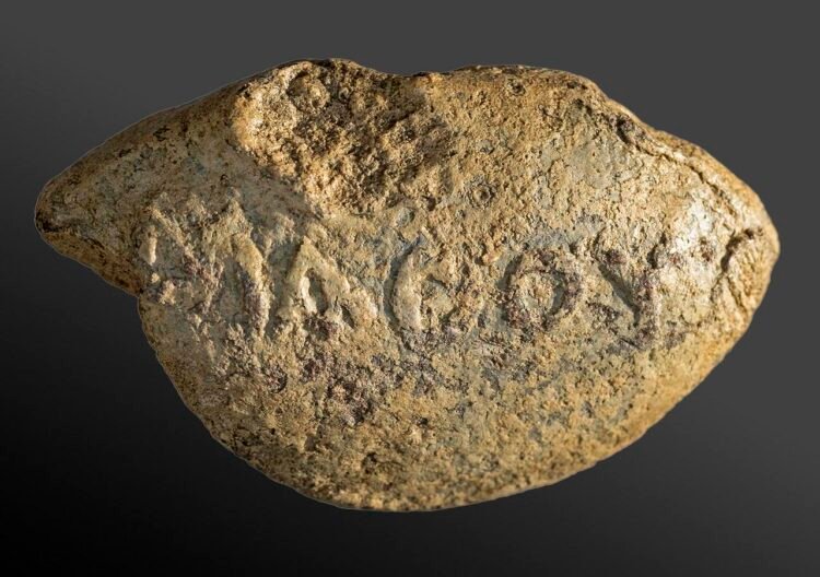Greek-inscribed “learn your lesson” message found on 2,000-year-old sling bullet from ancient Hippos near Sea of Galilee