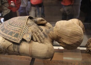 Scents of ancient Egypt: tracing embalming recipes by analyzing air around mummies