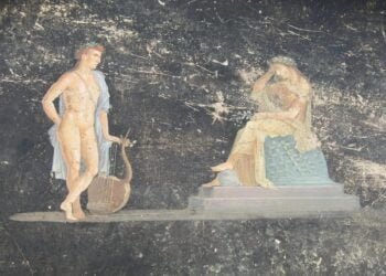 Stunning Roman frescoes of mythological characters uncovered in Pompeii