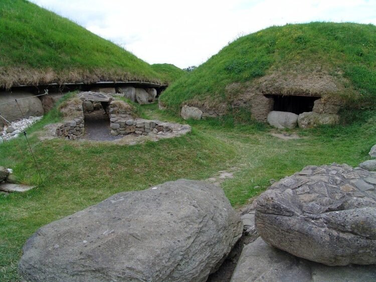 Neolithic Irish tombs were centers of community, not royalty, ancient DNA reveals