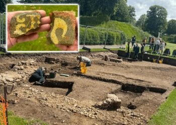 Archaeologists unearth remains of Norman Bridge in Chichester, England