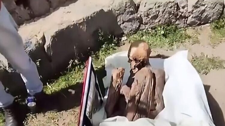 Peru police find pre-Hispanic era mummy in man's bag