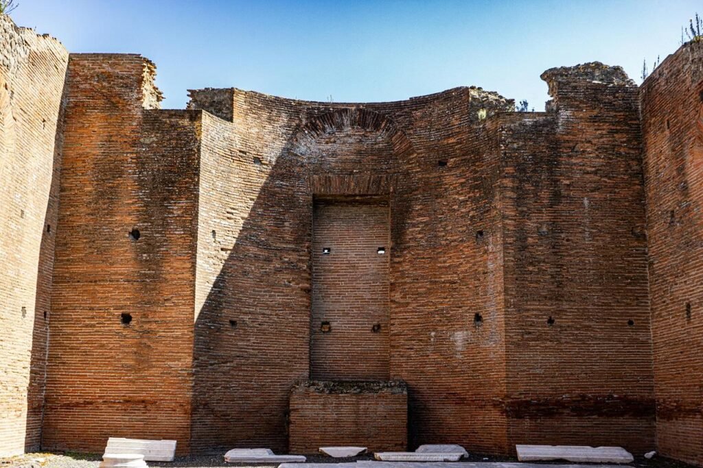 Pompeii discovery reveals how ancient Roman builders created self ...