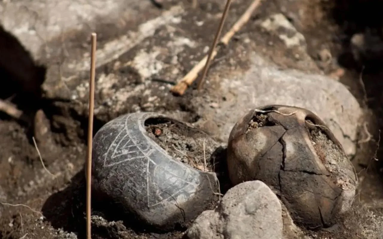3,000-year-old priest's tomb and artifacts unearthed in northern Peru