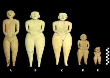 2,400-year-old puppets discovered atop pyramid in El Salvador