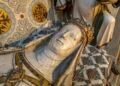 Archaeologists find Queen Elisenda&rsquo;s remains among 25 medieval skeletons, including individuals with unexplained stab wounds