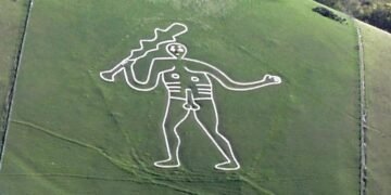 Volunteers restore England’s mysterious Cerne Abbas Giant as climate and erosion threaten ancient landmark