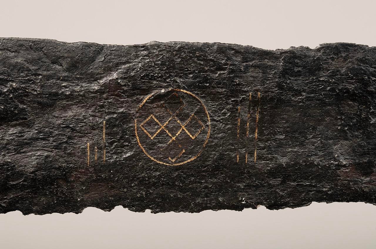 Remarkable 11th-century ritual sword with rare symbolic inlays discovered in Dutch river