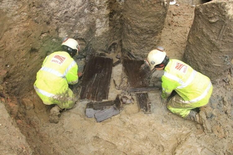 Rare Roman funerary bed uncovered in London Archaeology News Online Magazine