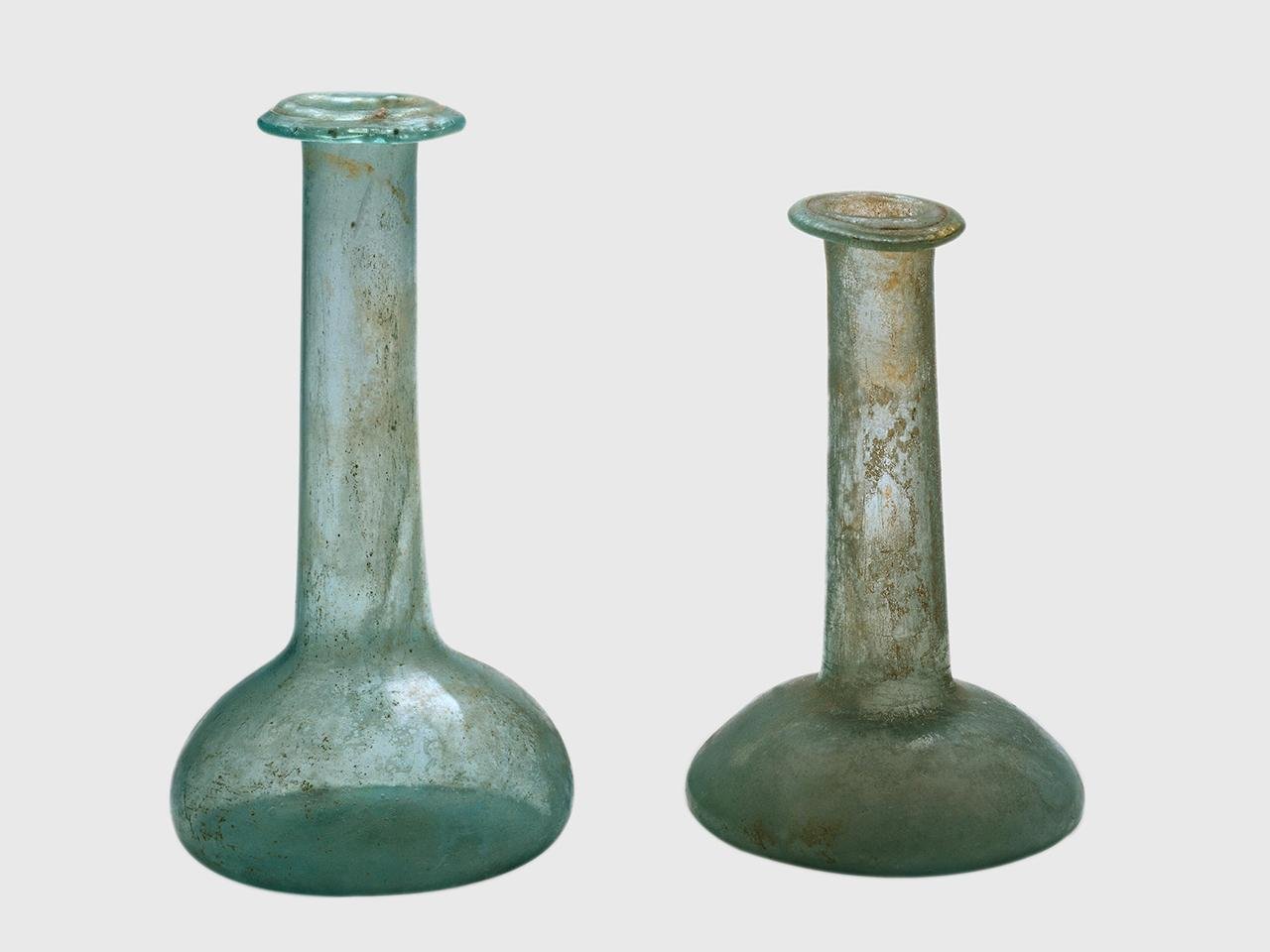 1,900-year-old Roman unguentarium shows human feces used as medicine with thyme to mask smell