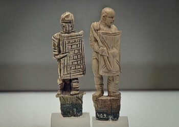 Handles of two Roman knives in the form of gladiators, Römisch-Germanisches Museum, Cologne.