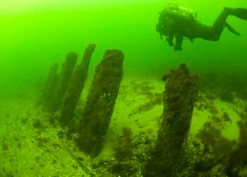 Shipwreck Salvage. Credit: rawpixel.com / Public Domain