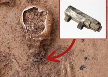 Silver amulet unearthed in Frankfurt grave Is the oldest evidence of Christianity north of the Alps