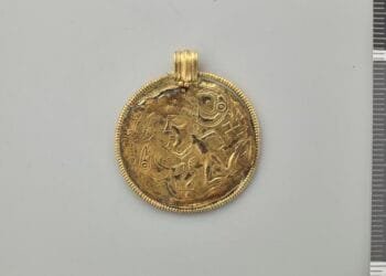 13th century spinning whorl with swastika symbols discovered in Norway