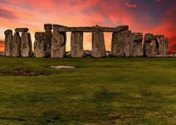 Neolithic cow tooth links Stonehenge to Wales and supports the origin of its bluestones